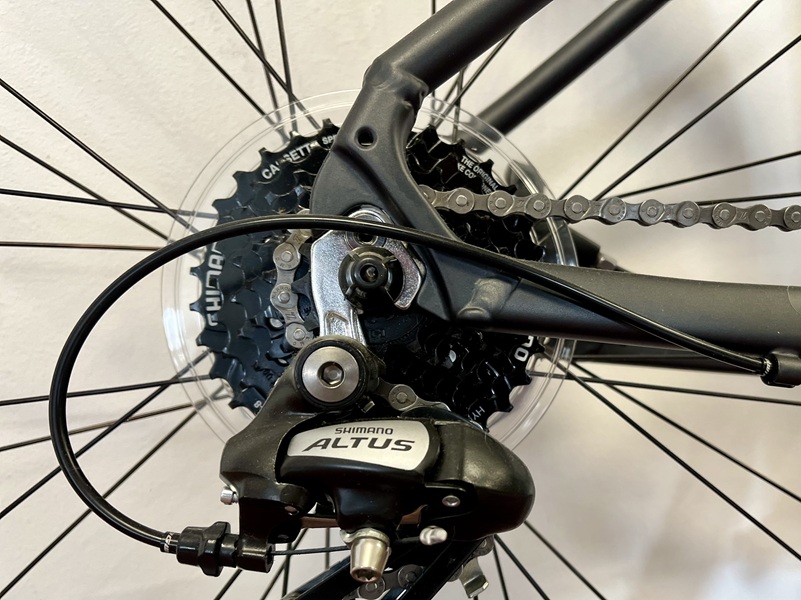 Zwart-Bianchi-sport-2-fiets