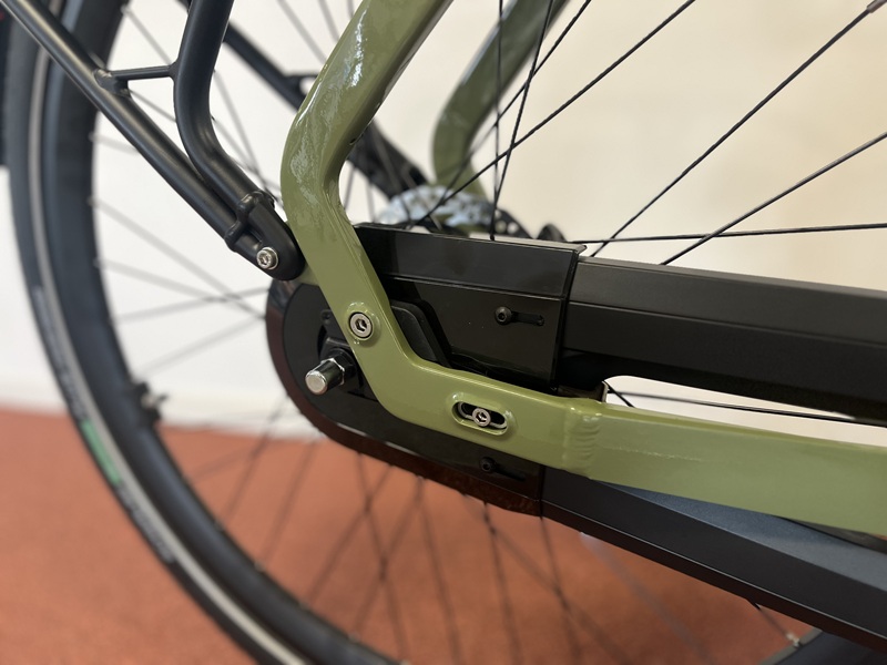 Cortina-common-elektrische-moss-green-gloss