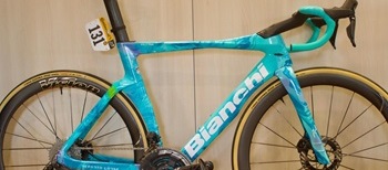 Bianchi-RC-officina-BlueMarine-reparte-corse