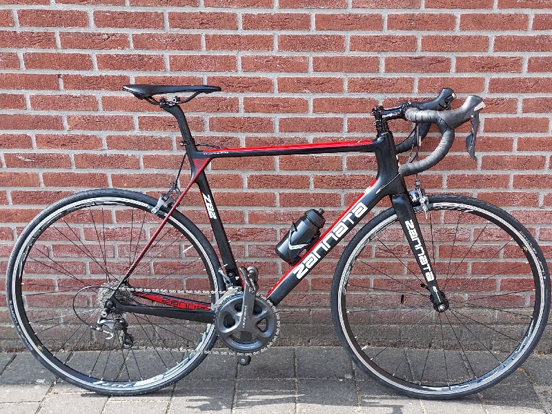 Zannata Z82 Ultegra 22V 58cm Matzwart Rood