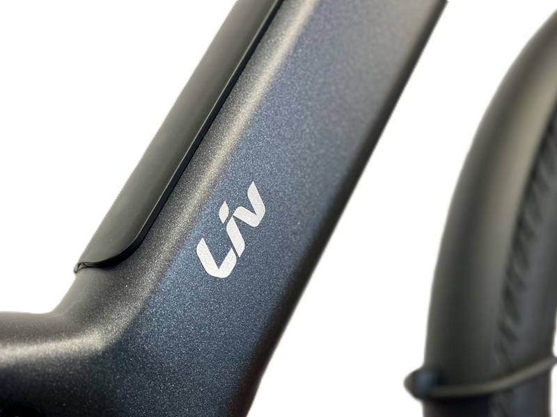 Allure-liv-E+1-black-diamond