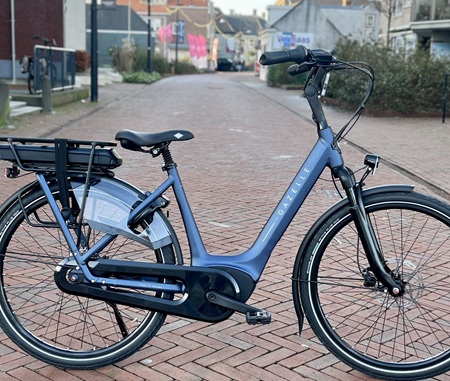 Fiets-met-lage-instap-kleine-elektrische-fiets