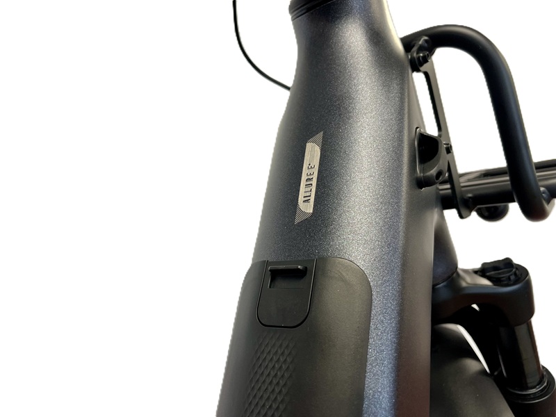 Giant-Liv-Allure-E+-1-black-diamond