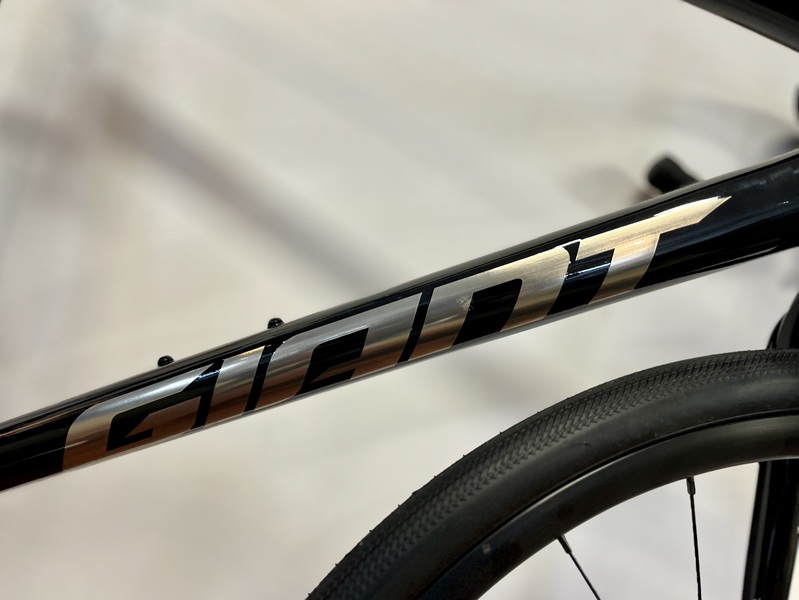 Giant-contend-ar1-racefiets