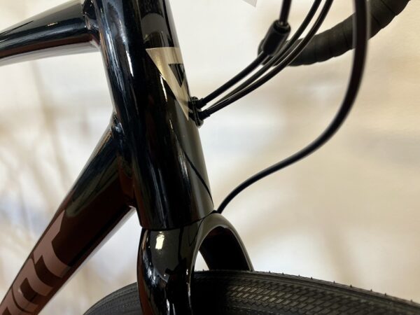 Zwart-giant-racefiets-zwart