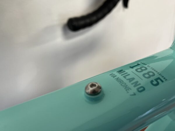 celeste-gravelbike-bianchi-nirone