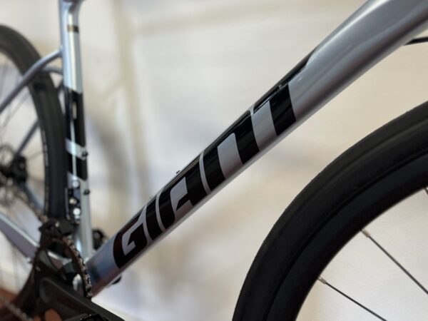 Giant-fastroad-ar-2-silver