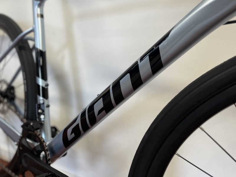 Giant-fastroad-ar-2-silver