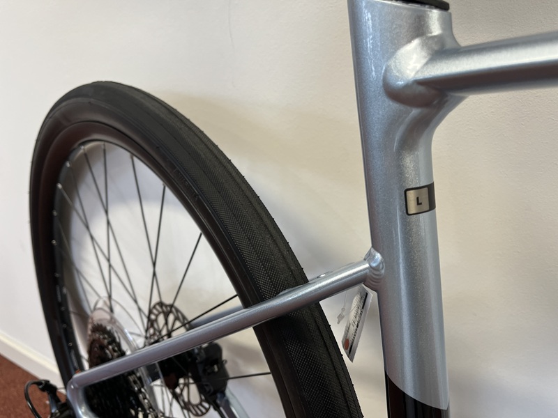 Sportfiets-giant-fastroad-ar-2