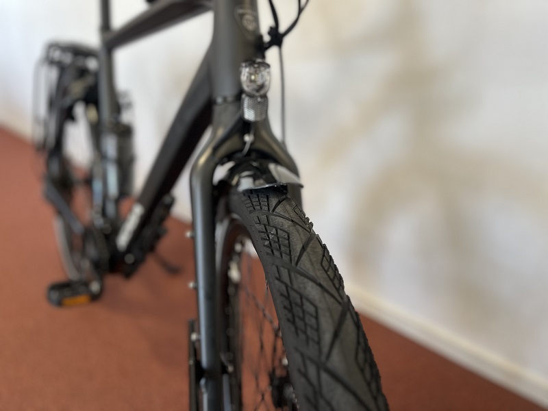 zwarte-trekking-fiets-koga-world-traveller