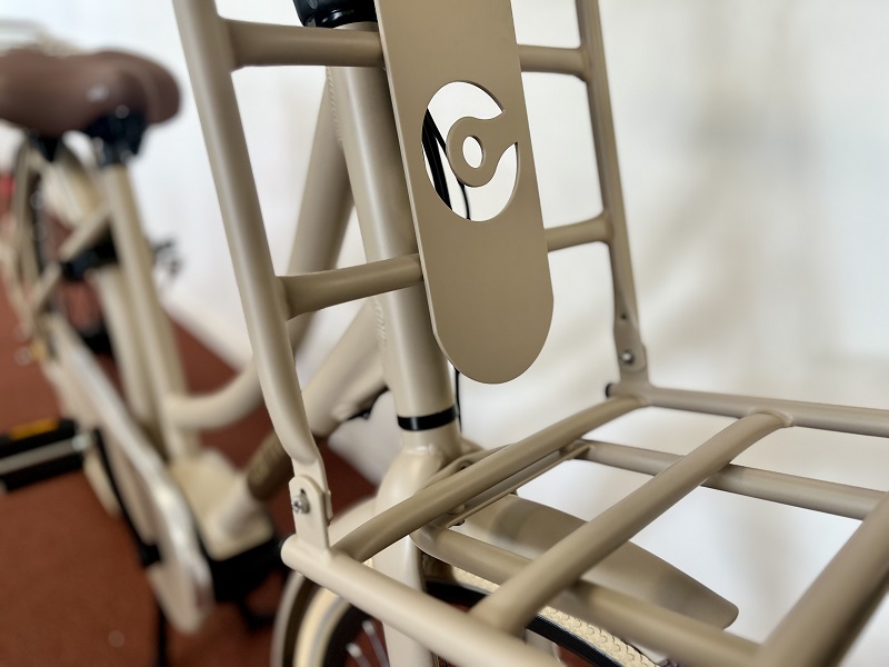 Warm-sand-matte-Cortina-elektrische-fiets