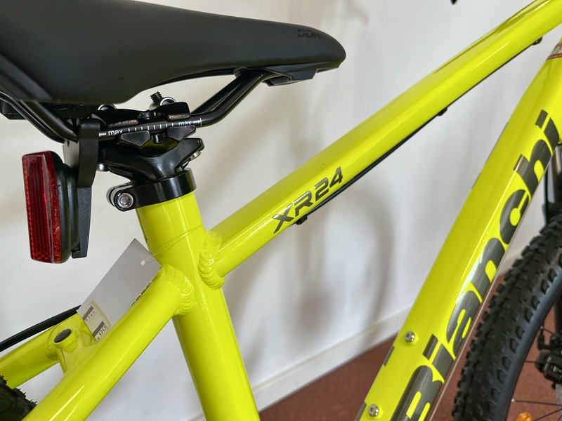 Bianchi-xr24-acid-yellow-full-glossy