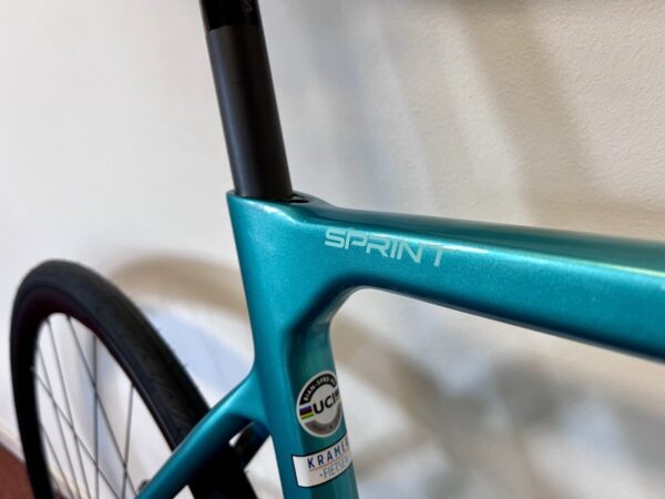 Bianchi-sprint-celeste-metallic