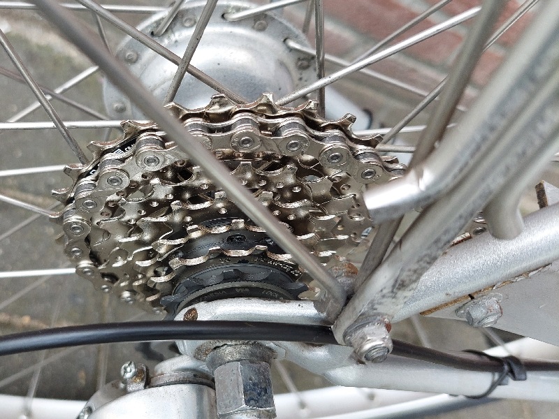 Gazelle Montreux T7 D57 Wit Grijs cassette
